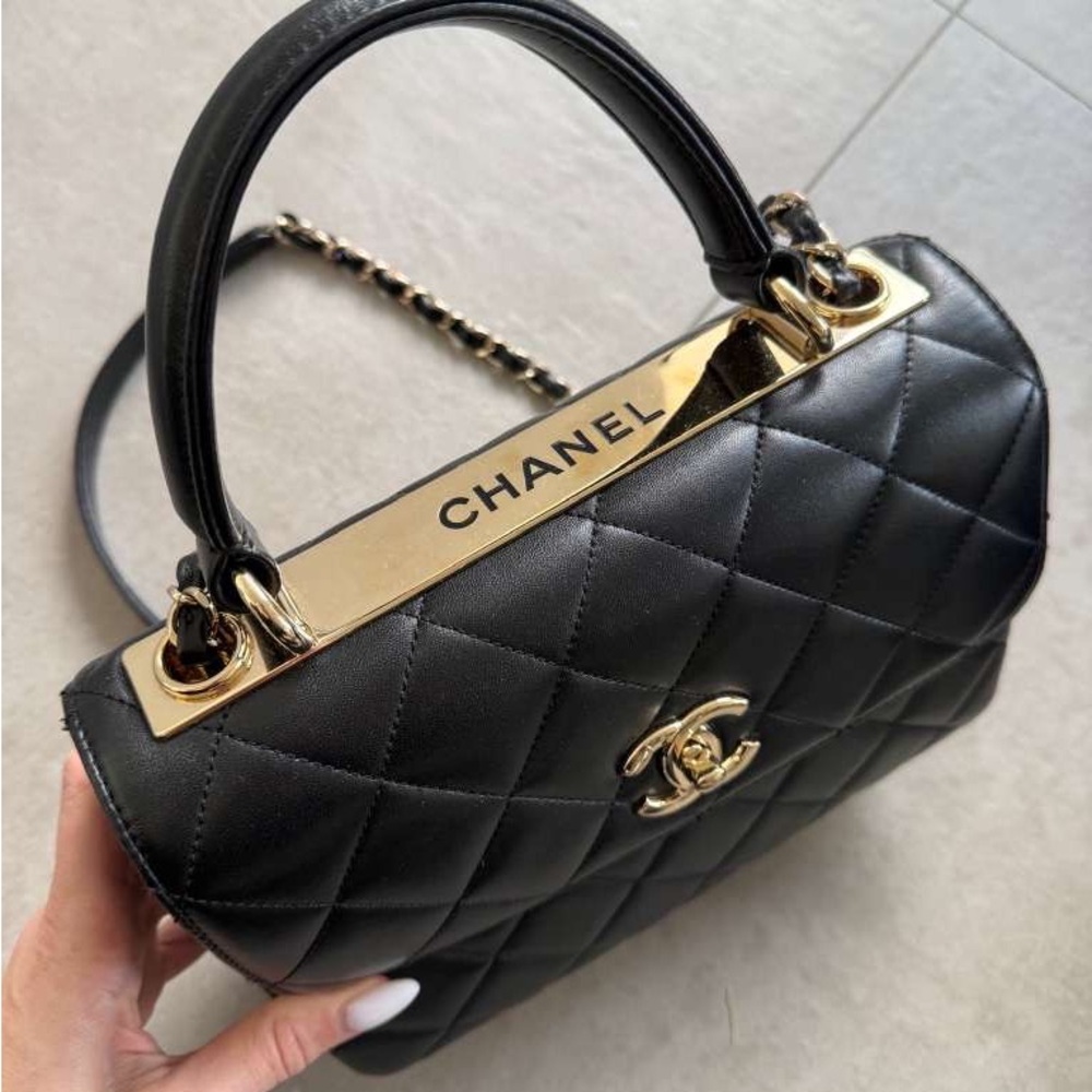 Chanel Black Quilted Shoulder Bag with Gold Accents - Picture 3 of 14